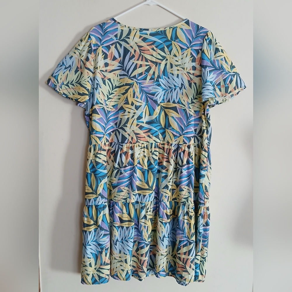 Time and Tru Tiered Tropical Print Short Sleeve Pullover Dress - Picture 8 of 10